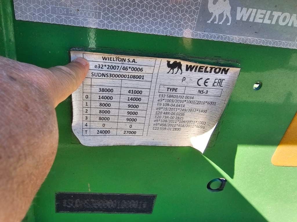 Fahrzeugabbildung Wielton Vario Containerchassis, Reifendruckkontrolle