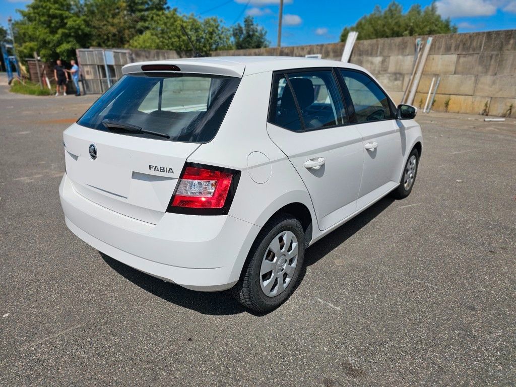 Fahrzeugabbildung SKODA Fabia 1.0l MPI 44kW