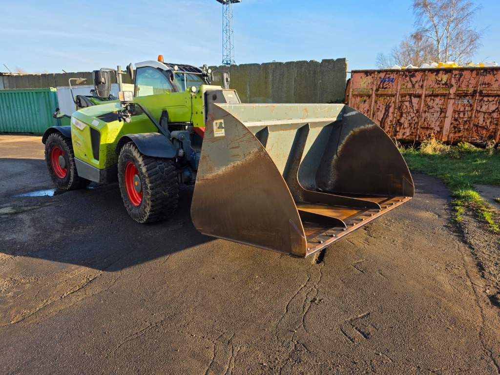 Fahrzeugabbildung Andere Claas 960 Scorpion VP mit Schaufel + Pal.Gabel