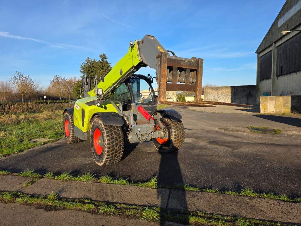 Fahrzeugabbildung Andere Claas 960 Scorpion VP mit Schaufel + Pal.Gabel