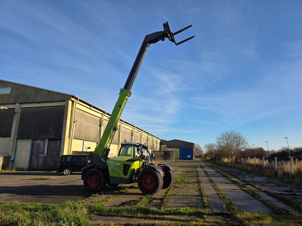 Fahrzeugabbildung Andere Claas 960 Scorpion VP mit Schaufel + Pal.Gabel
