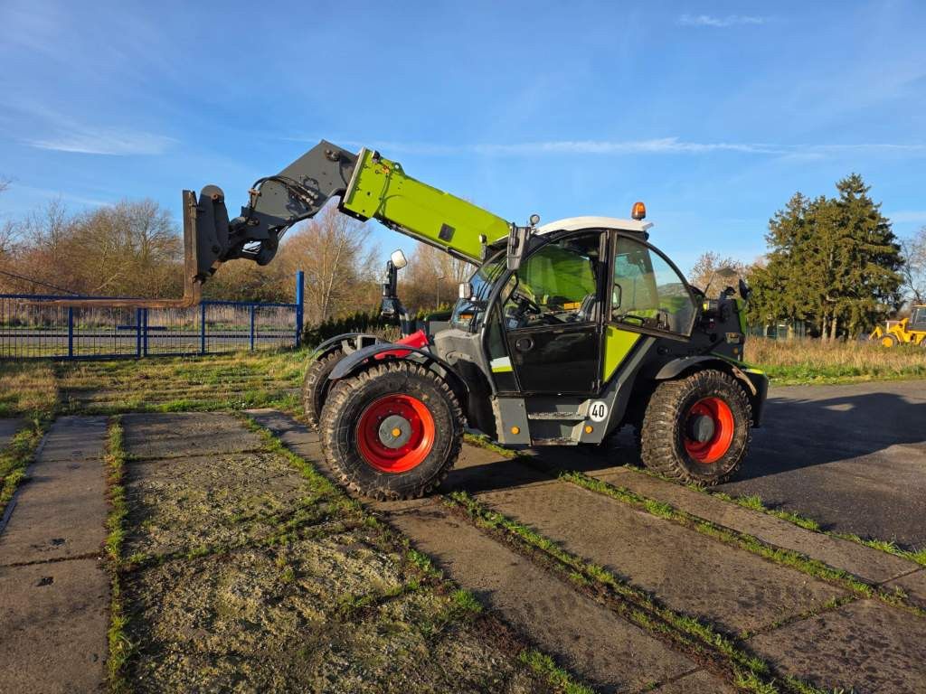 Fahrzeugabbildung Andere Claas 960 Scorpion VP mit Schaufel + Pal.Gabel