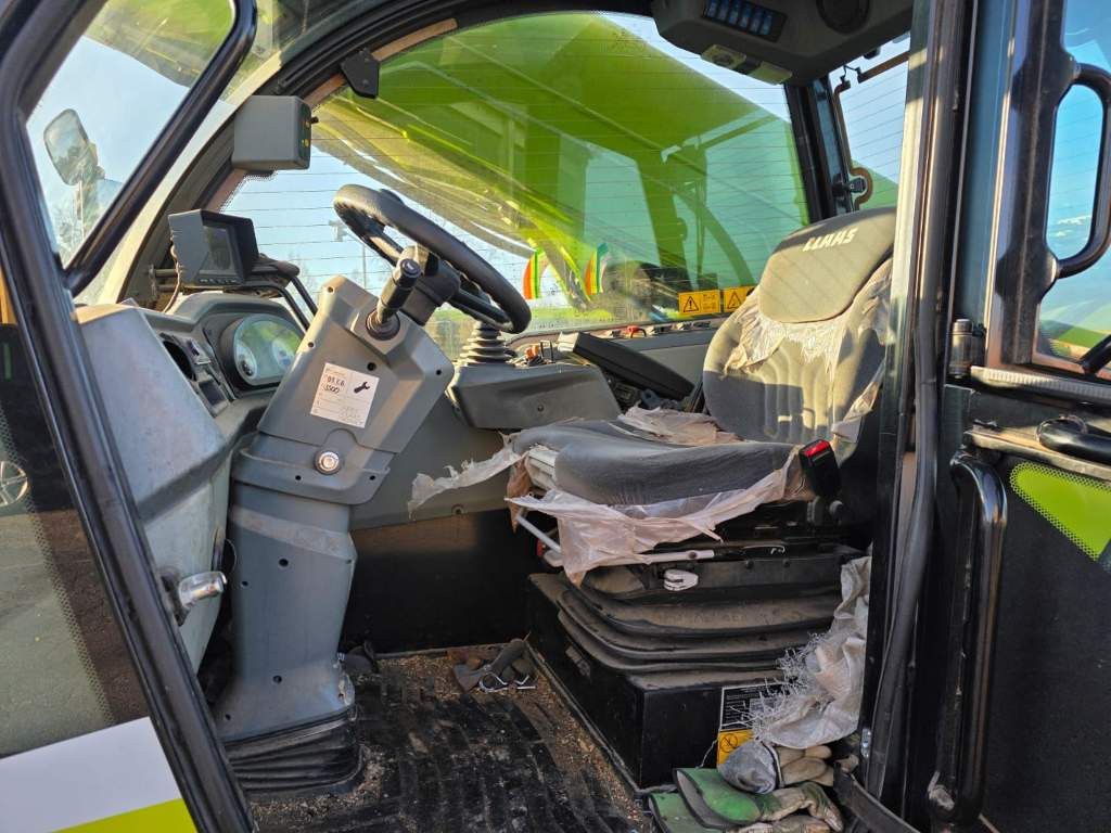 Fahrzeugabbildung Andere Claas 960 Scorpion VP mit Schaufel + Pal.Gabel