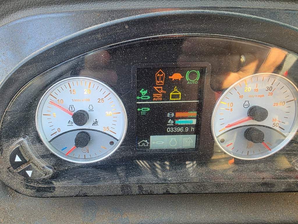 Fahrzeugabbildung Andere Claas 960 Scorpion VP mit Schaufel + Pal.Gabel