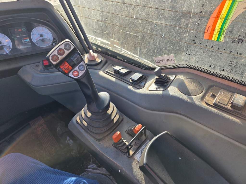 Fahrzeugabbildung Andere Claas 960 Scorpion VP mit Schaufel + Pal.Gabel