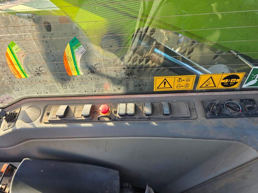 Fahrzeugabbildung Andere Claas 960 Scorpion VP mit Schaufel + Pal.Gabel