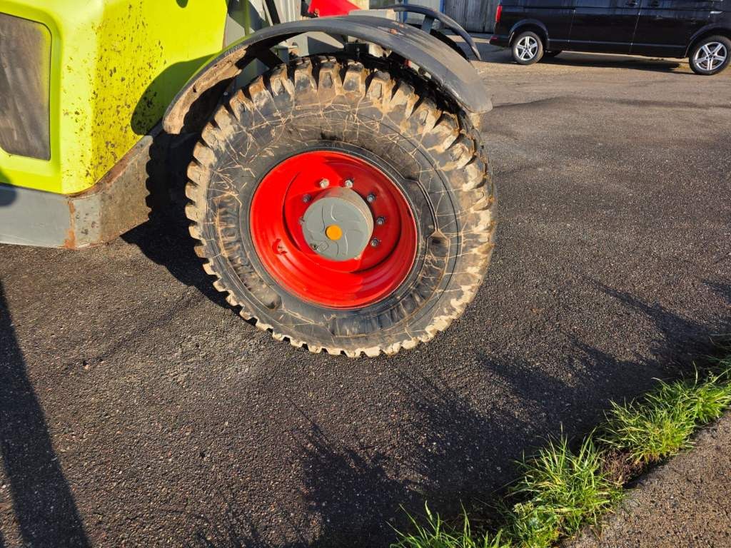 Fahrzeugabbildung Andere Claas 960 Scorpion VP mit Schaufel + Pal.Gabel