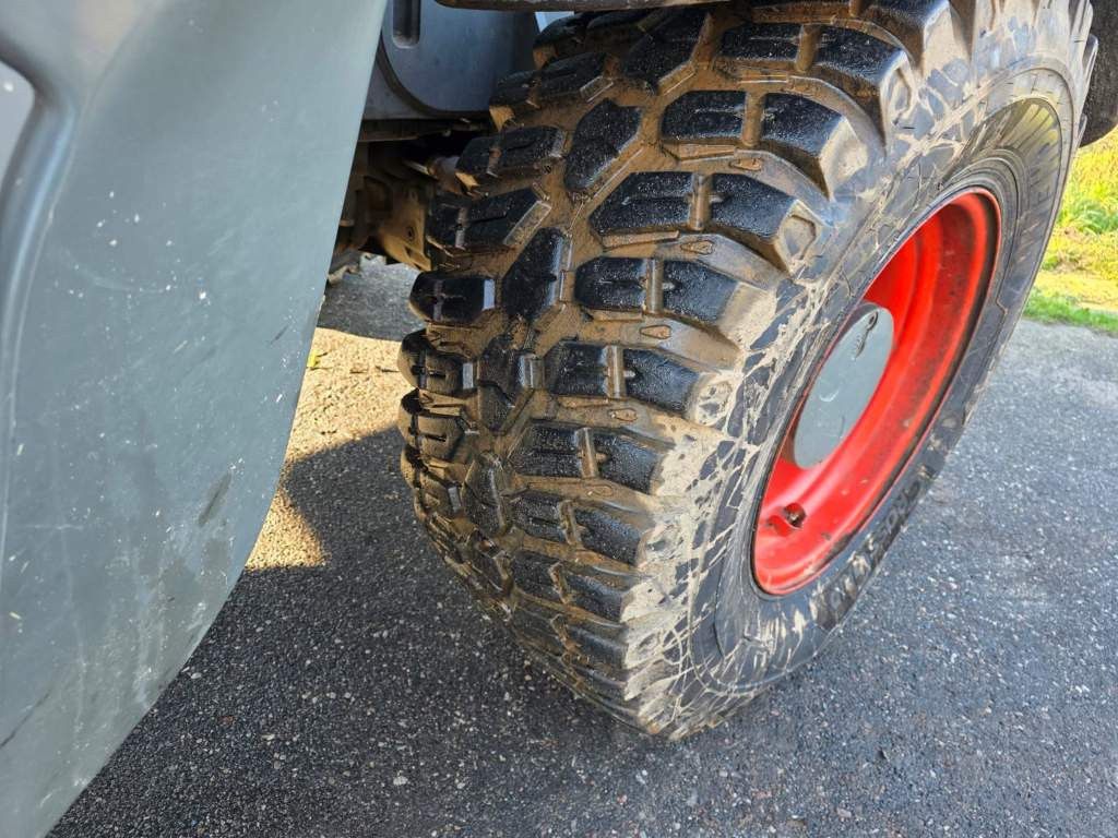 Fahrzeugabbildung Andere Claas 960 Scorpion VP mit Schaufel + Pal.Gabel