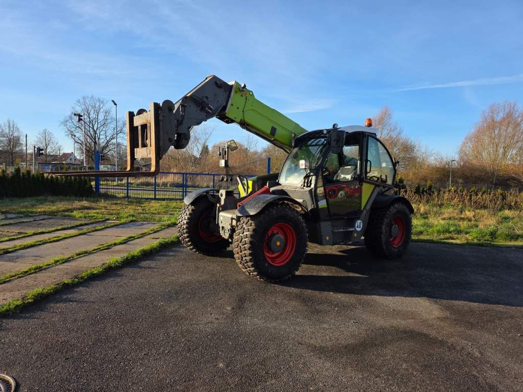 Fahrzeugabbildung Andere Claas 960 Scorpion VP mit Schaufel + Pal.Gabel