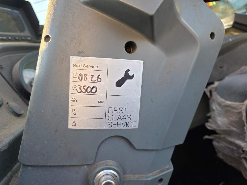 Fahrzeugabbildung Andere Claas 960 Scorpion VP mit Schaufel + Pal.Gabel