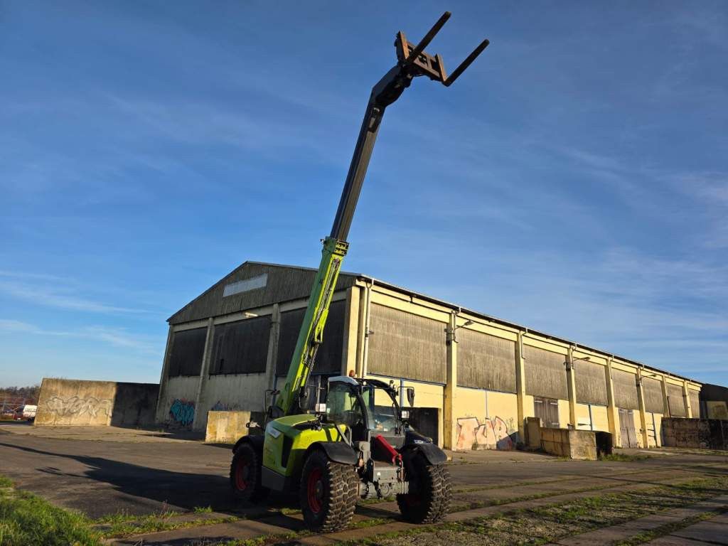 Fahrzeugabbildung Andere Claas 960 Scorpion VP mit Schaufel + Pal.Gabel