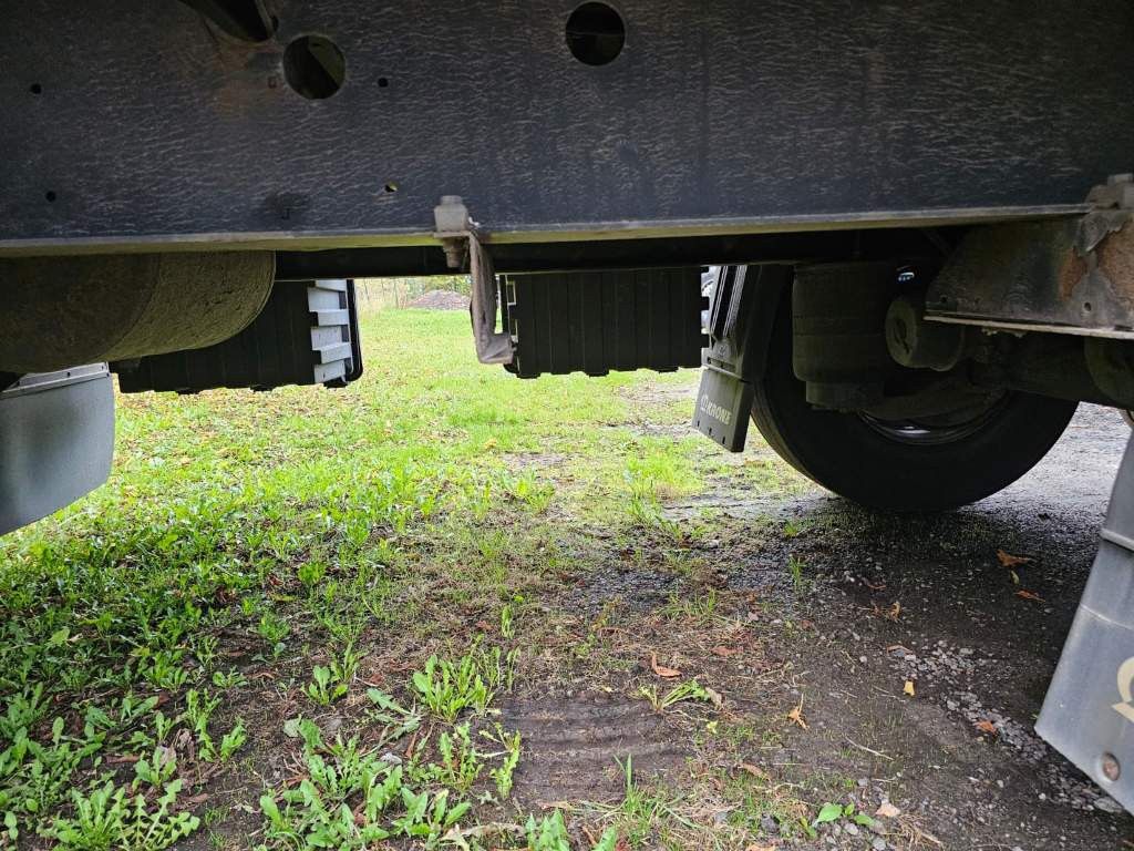 Fahrzeugabbildung Krone Gardine Standard, Plaettenkasten, Liftachse