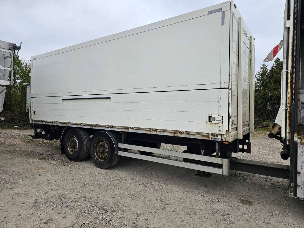 Fahrzeugabbildung Scania P400 mit Orten Schwenkwand und Orten Schwenkwand