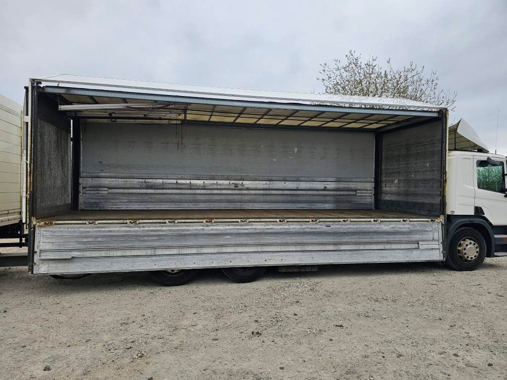 Fahrzeugabbildung Scania P400 mit Orten Schwenkwand und Orten Schwenkwand