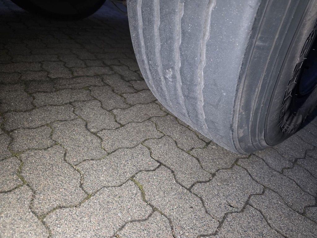 Fahrzeugabbildung Schmitz Cargobull City Tiefkühler, 2. Achs drehbar, 3 to Ladebordw