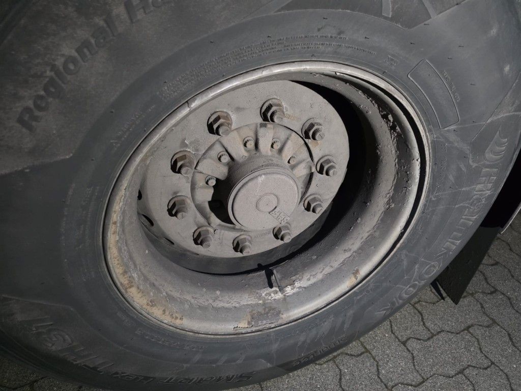 Fahrzeugabbildung Schmitz Cargobull City Tiefkühler, 2. Achs drehbar, 3 to Ladebordw