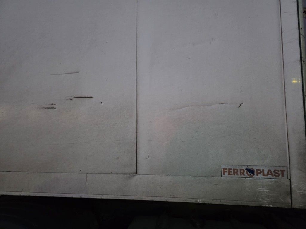 Fahrzeugabbildung Schmitz Cargobull City Tiefkühler, 2. Achs drehbar, 3 to Ladebordw