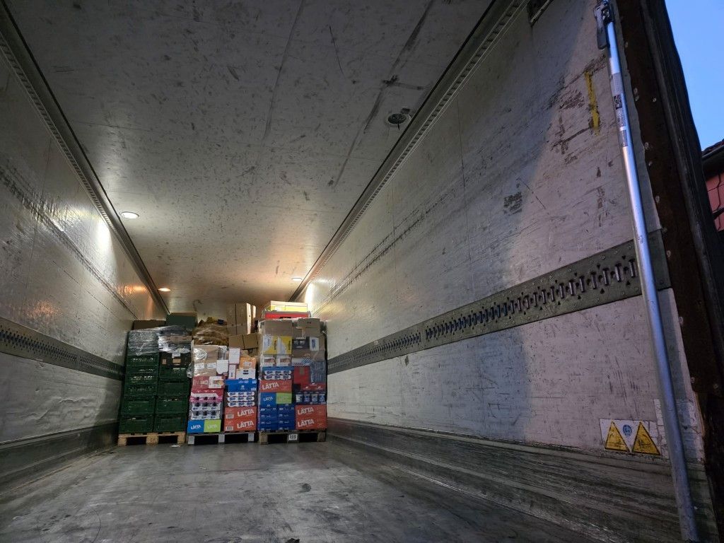 Fahrzeugabbildung Schmitz Cargobull City Tiefkühler, 2. Achs drehbar, 3 to Ladebordw