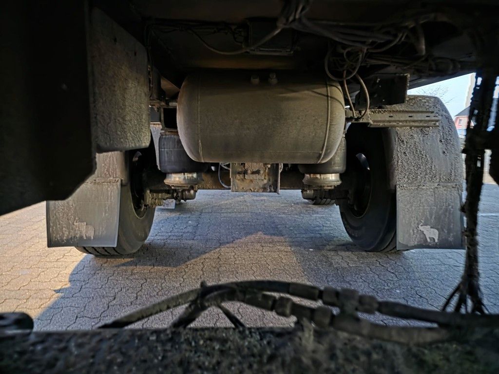 Fahrzeugabbildung Schmitz Cargobull City Tiefkühler, 2. Achs drehbar, 3 to Ladebordw