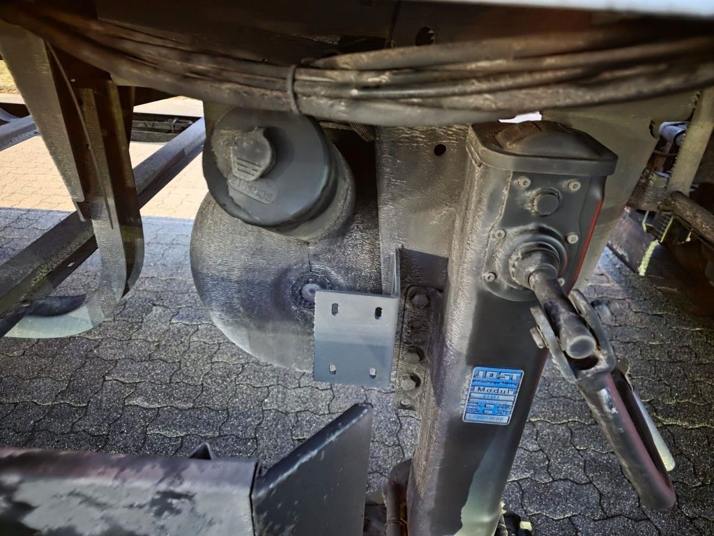 Fahrzeugabbildung Schmitz Cargobull City Tiefkühler, 2. Achs drehbar, 3 to Ladebordw