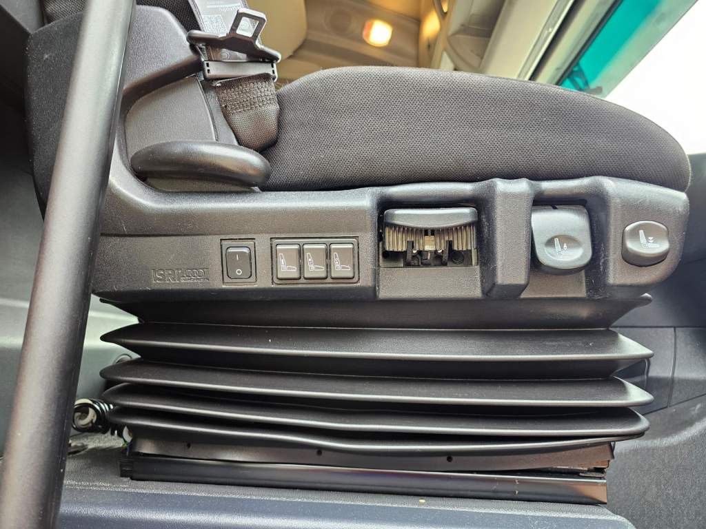 Fahrzeugabbildung Iveco 460, Hi-Line.Retrader,voll durchrepariert