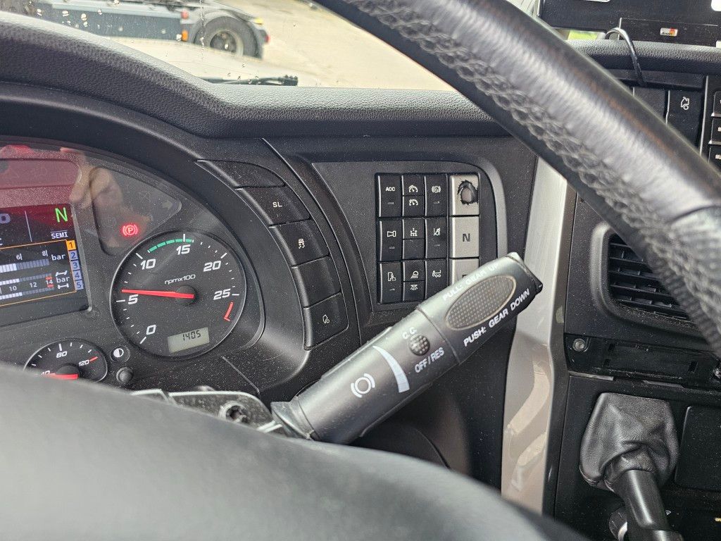 Fahrzeugabbildung Iveco 460, Hi-Line.Retrader,voll durchrepariert