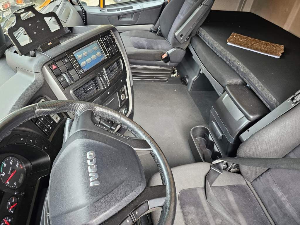 Fahrzeugabbildung Iveco 460, Hi-Line.Retrader,voll durchrepariert