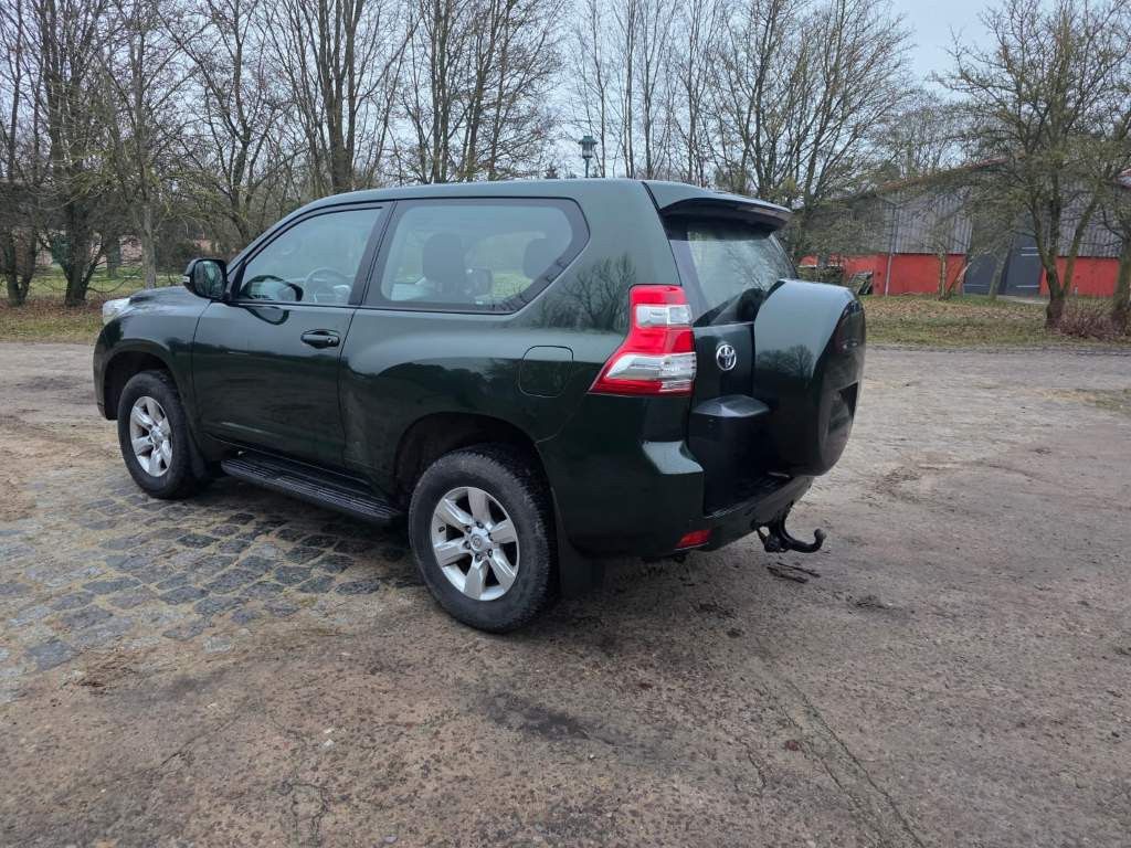 Fahrzeugabbildung Toyota Land Cruiser 3.0 D-4D, Klima, AHK, Mwst. ausweis