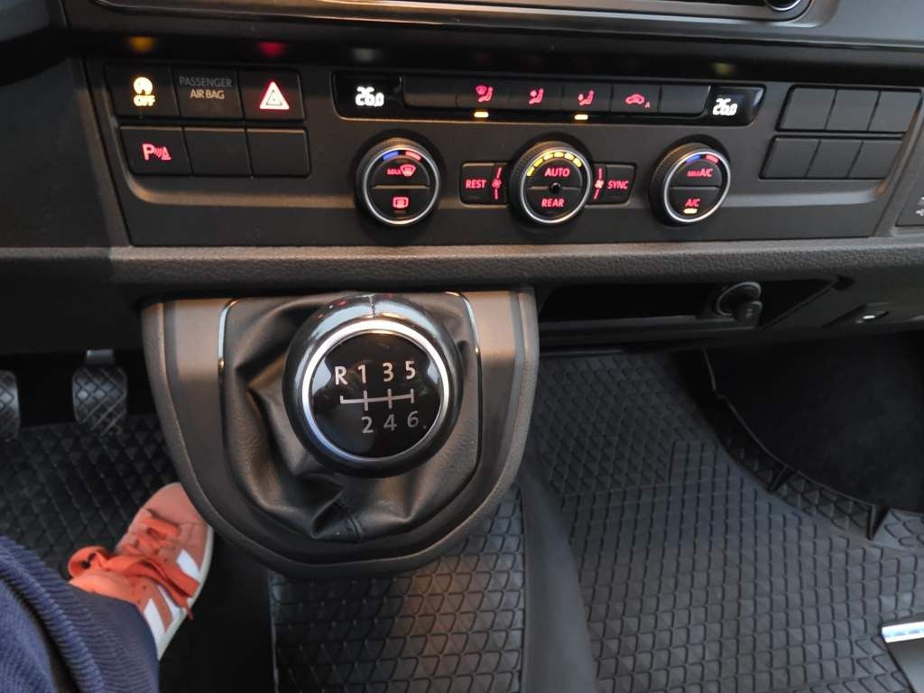 Fahrzeugabbildung Volkswagen T6 Caravelle,9 Sitzer,langer Radts.,Mwst. auswb