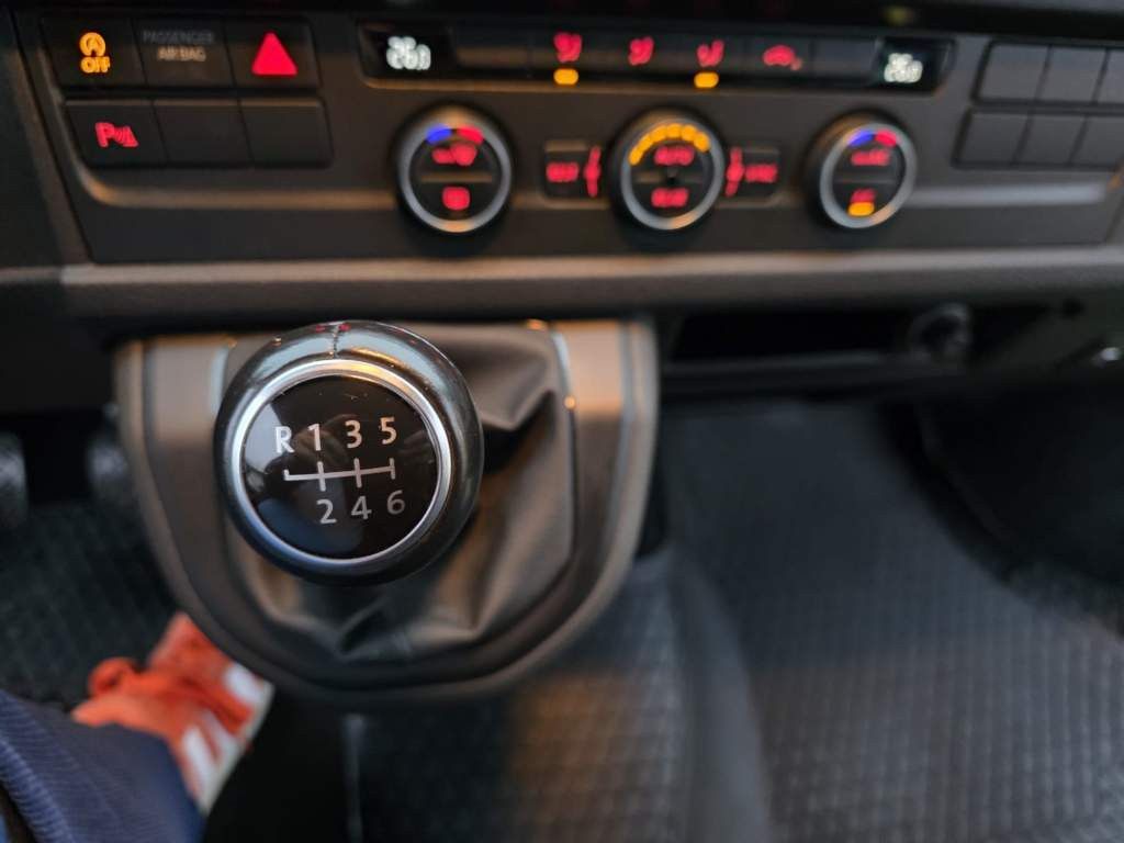 Fahrzeugabbildung Volkswagen T6 Caravelle,9 Sitzer,langer Radts.,Mwst. auswb