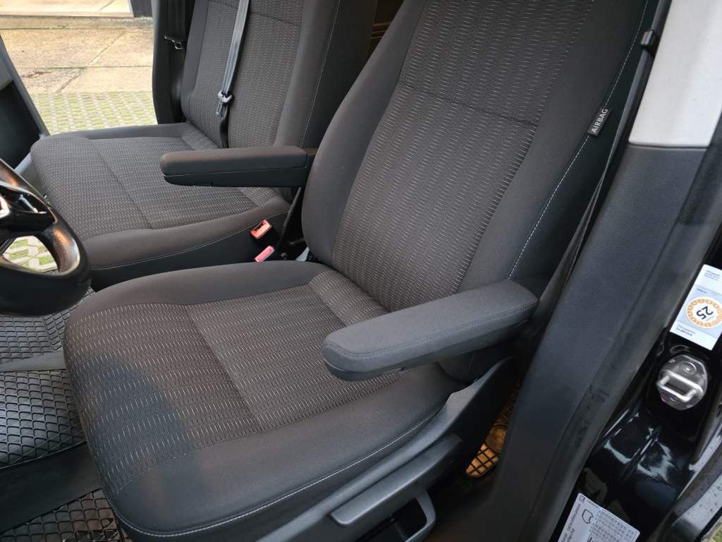 Fahrzeugabbildung Volkswagen T6 Caravelle,9 Sitzer,langer Radts.,Mwst. auswb