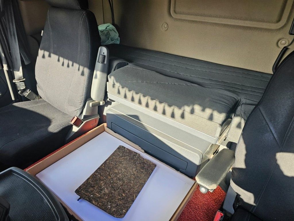 Fahrzeugabbildung Scania G410 Volumen, Edscha, Hubdach+Tandemhänger