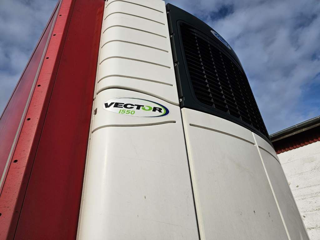 Fahrzeugabbildung Schmitz Cargobull Tiefkühler City, 2. Achse drehbar, Carrier 1550