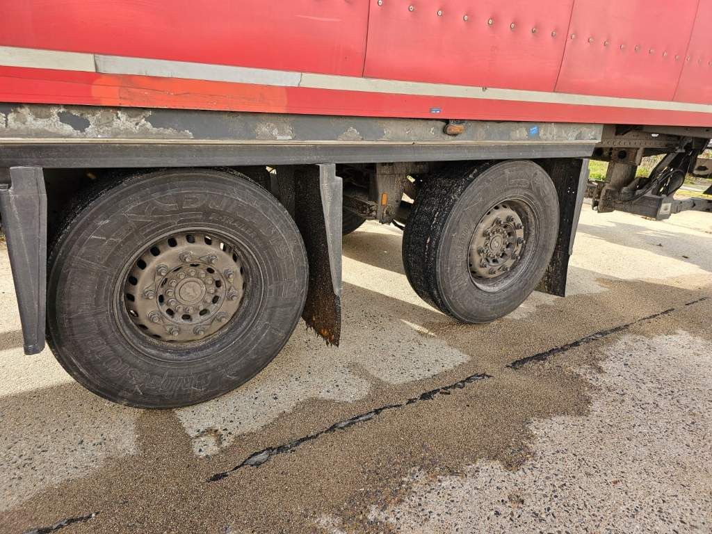 Fahrzeugabbildung Schmitz Cargobull Tiefkühler City, 2. Achse drehbar, Carrier 1550