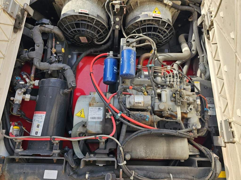 Fahrzeugabbildung Schmitz Cargobull Tiefkühler City, 2. Achse drehbar, Carrier 1550