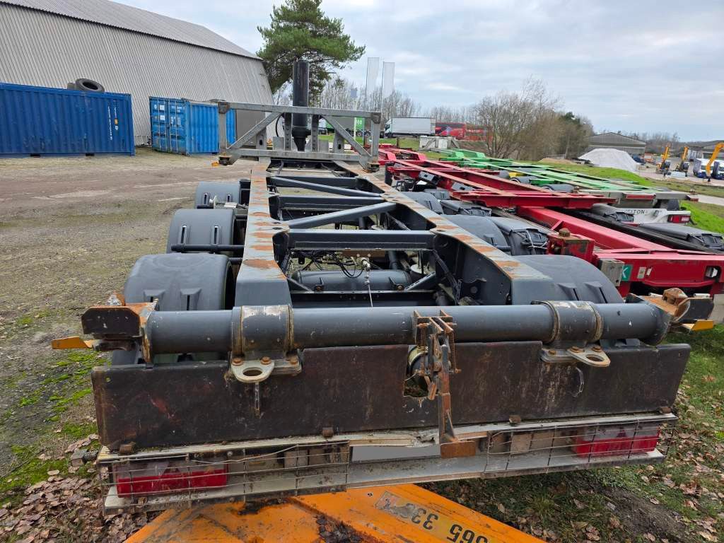 Fahrzeugabbildung Lag Kipp-Chassis 20", Liftachse,Staukiste Edelstahl