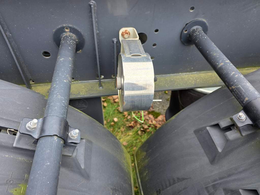 Fahrzeugabbildung Lag Kipp-Chassis 20", Liftachse,Staukiste Edelstahl