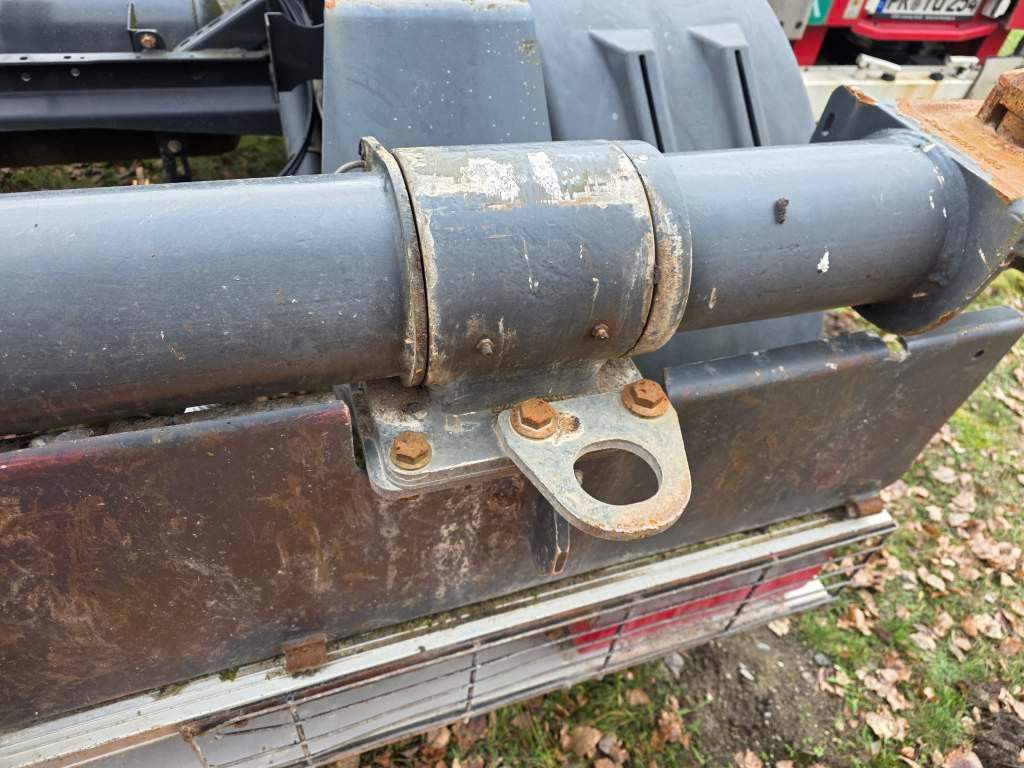 Fahrzeugabbildung Lag Kipp-Chassis 20", Liftachse,Staukiste Edelstahl