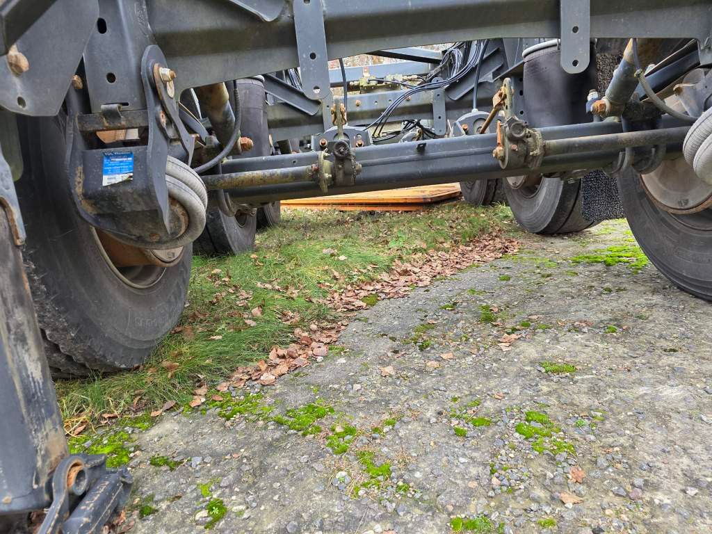 Fahrzeugabbildung Lag Kipp-Chassis 20", Liftachse,Staukiste Edelstahl