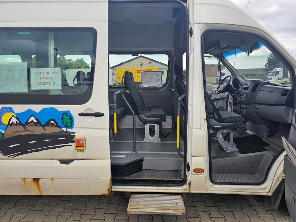 Fahrzeugabbildung Mercedes-Benz Transfer 45, Sprinter 516 CDI, hydr. Tür, 16+1