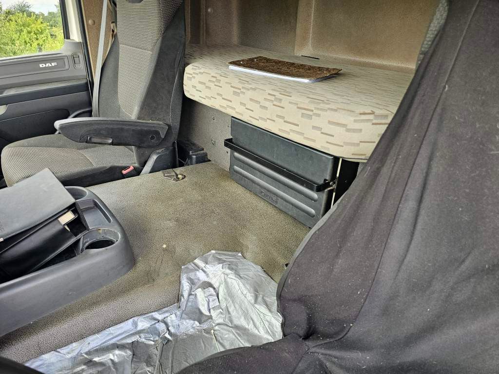 Fahrzeugabbildung DAF DAF CF 310 Space Cab, Gardine, Ladebordwand 1,5