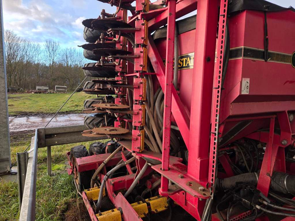 Fahrzeugabbildung Andere Väderstad RD 600 P Drille