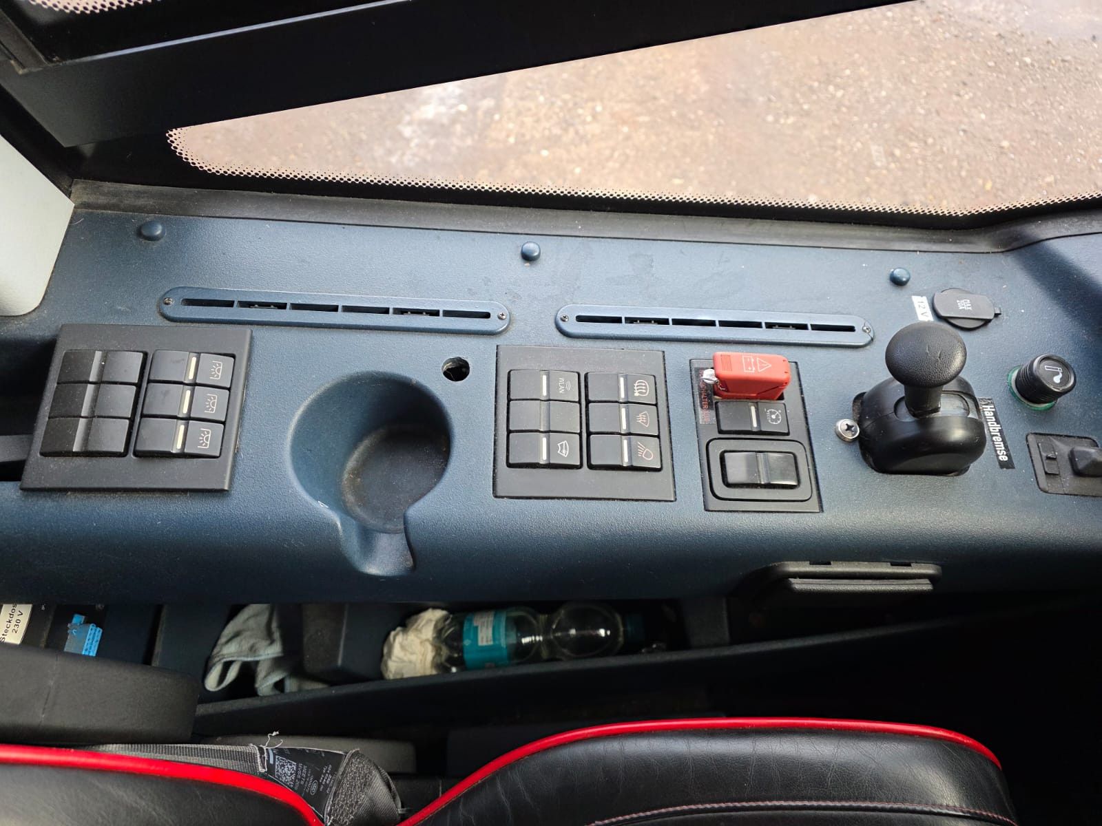 Fahrzeugabbildung Neoplan Skyliner 3 Sterne,ZF Intarder, 6+1+1,Dopplestock