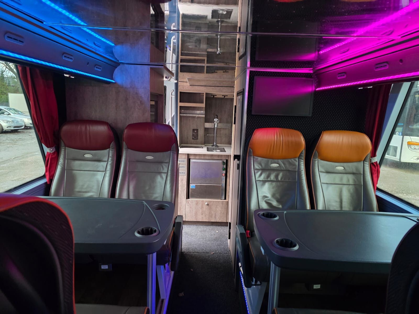 Fahrzeugabbildung Neoplan Skyliner 3 Sterne,ZF Intarder, 6+1+1,Dopplestock