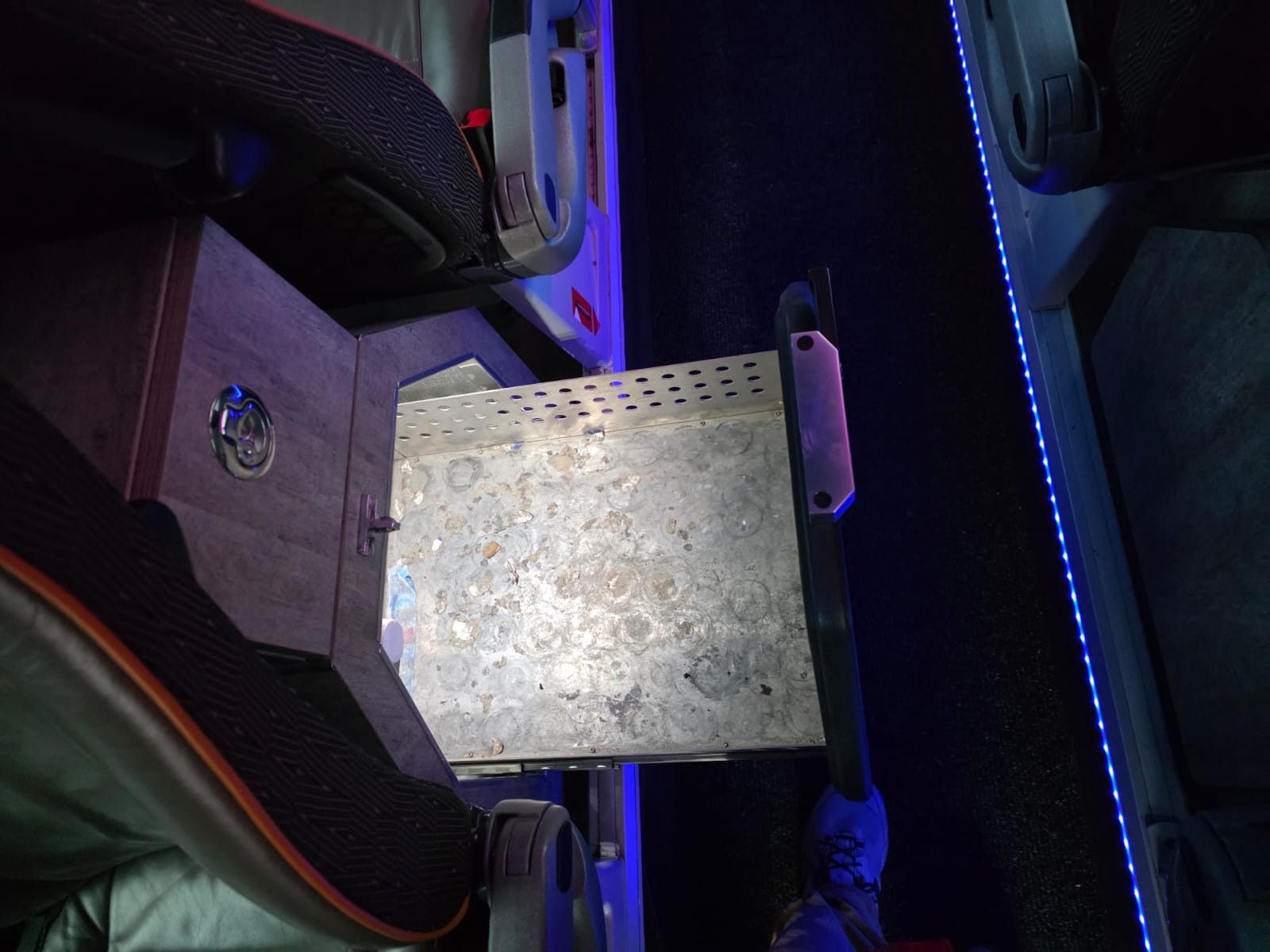 Fahrzeugabbildung Neoplan Skyliner 3 Sterne,ZF Intarder, 6+1+1,Dopplestock