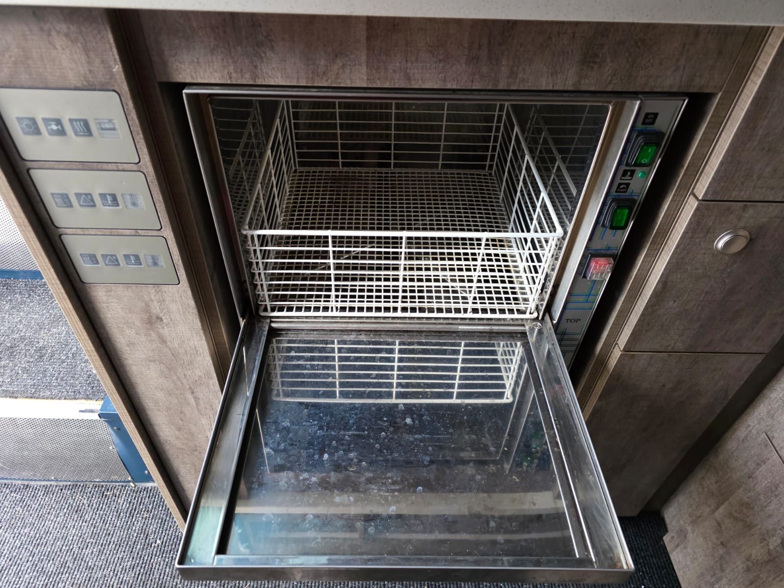 Fahrzeugabbildung Neoplan Skyliner 3 Sterne,ZF Intarder, 6+1+1,Dopplestock