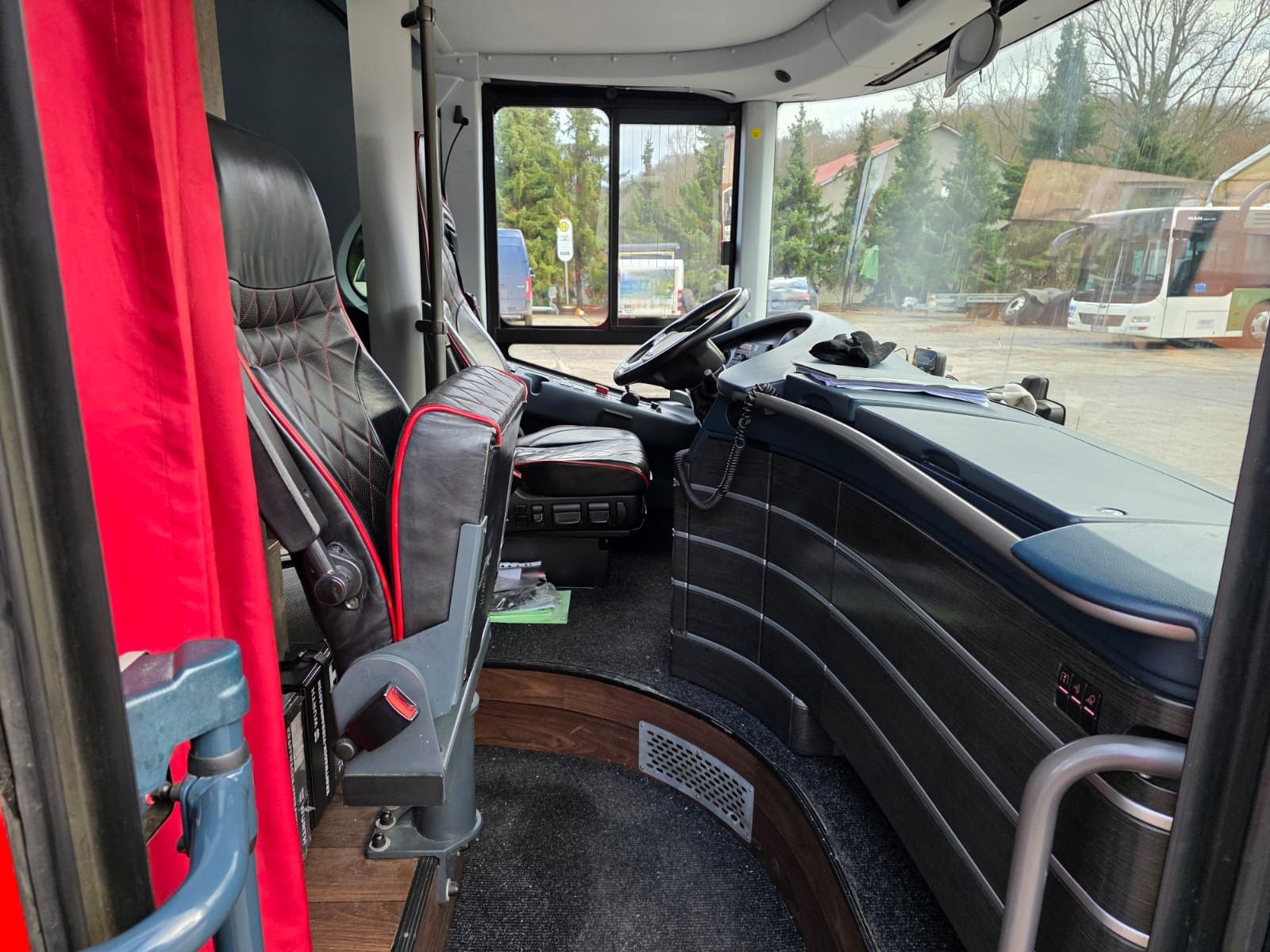 Fahrzeugabbildung Neoplan Skyliner 3 Sterne,ZF Intarder, 6+1+1,Dopplestock