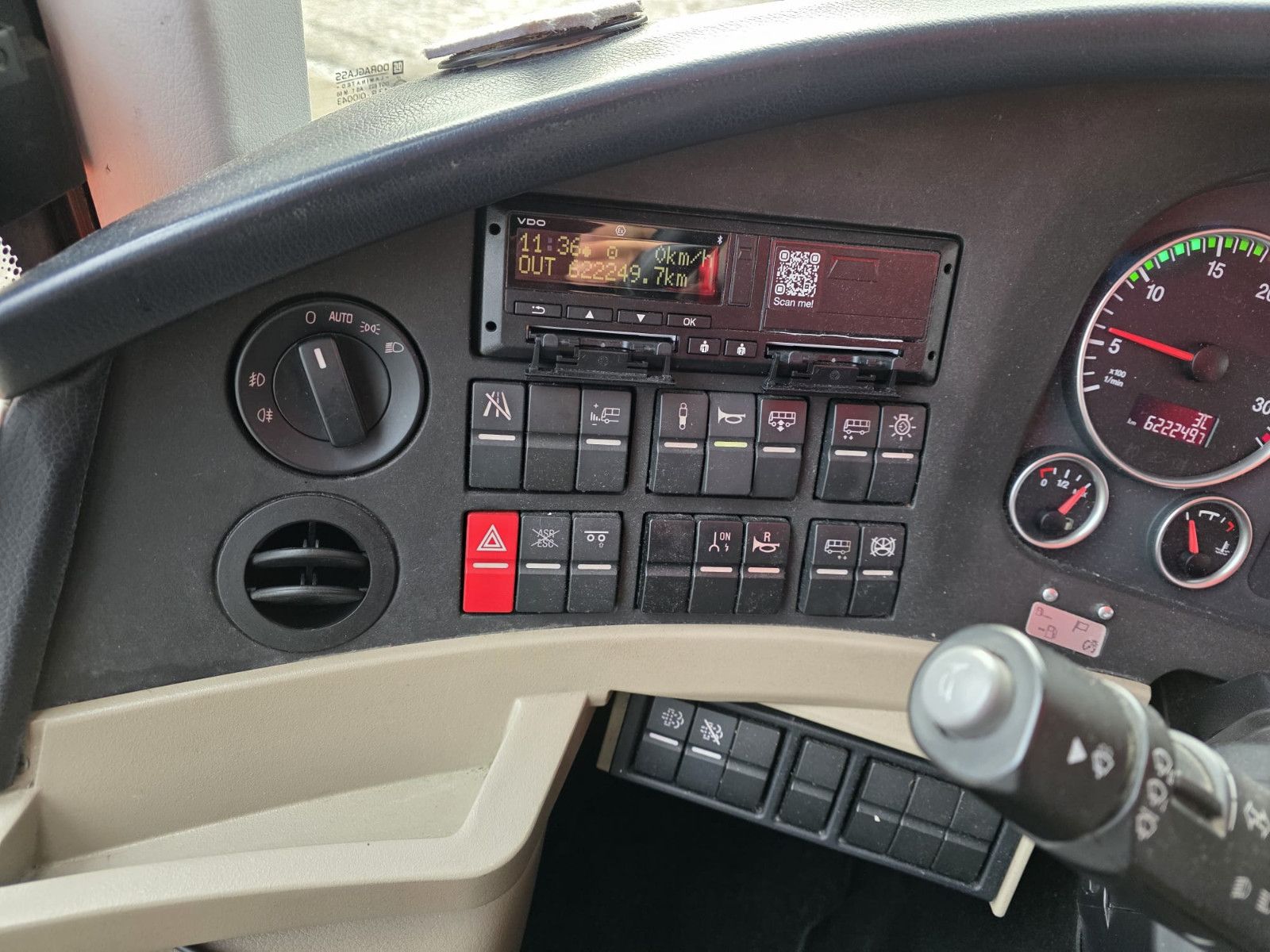 Fahrzeugabbildung Neoplan Skyliner,81+1+1,Hochdruckkühler neu  ZF Intarder