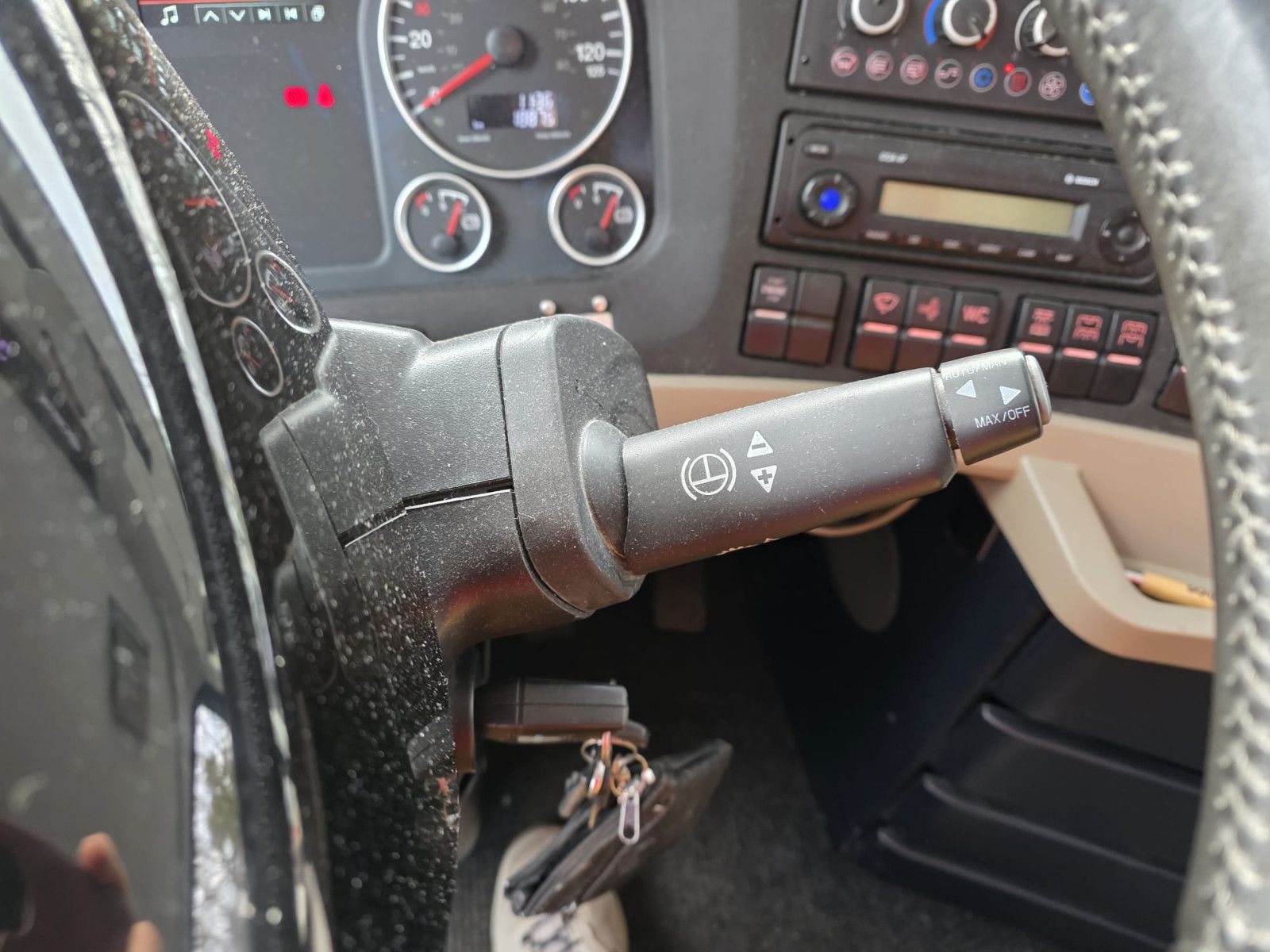 Fahrzeugabbildung Neoplan Skyliner,81+1+1,Hochdruckkühler neu  ZF Intarder