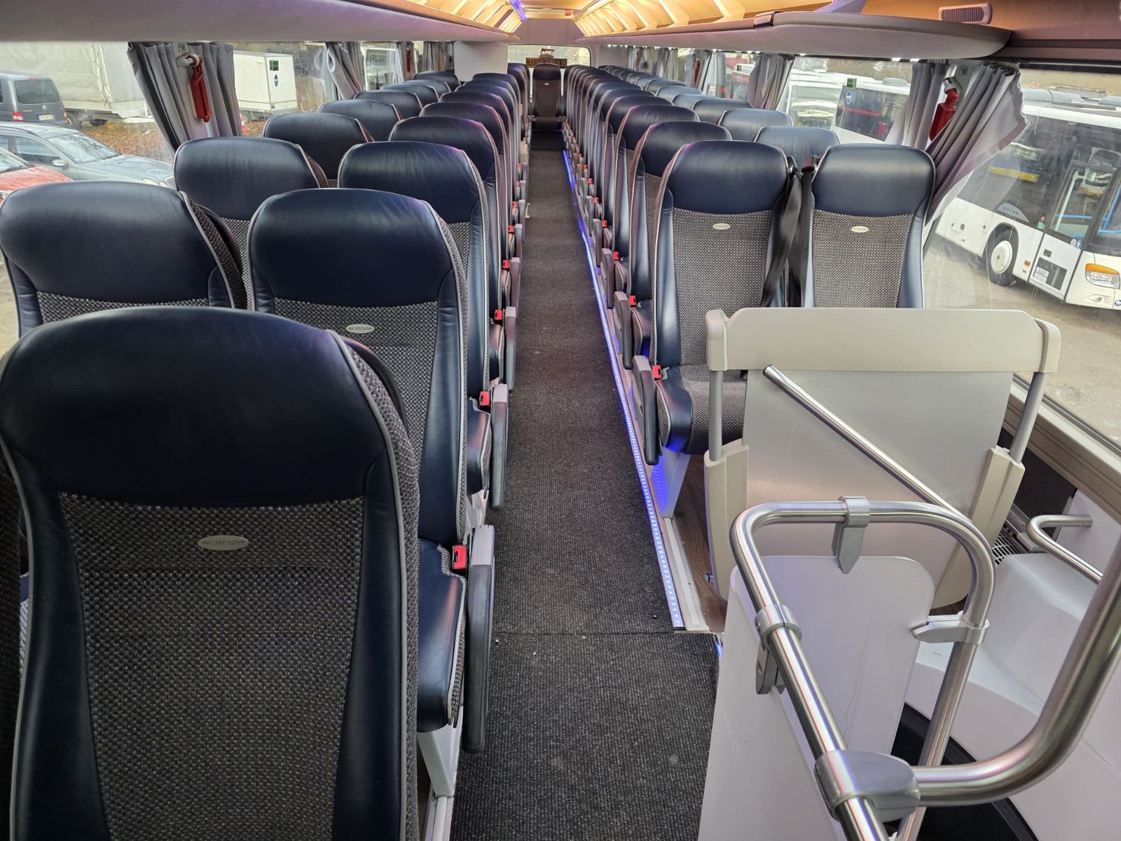 Fahrzeugabbildung Neoplan Skyliner,81+1+1,Hochdruckkühler neu  ZF Intarder